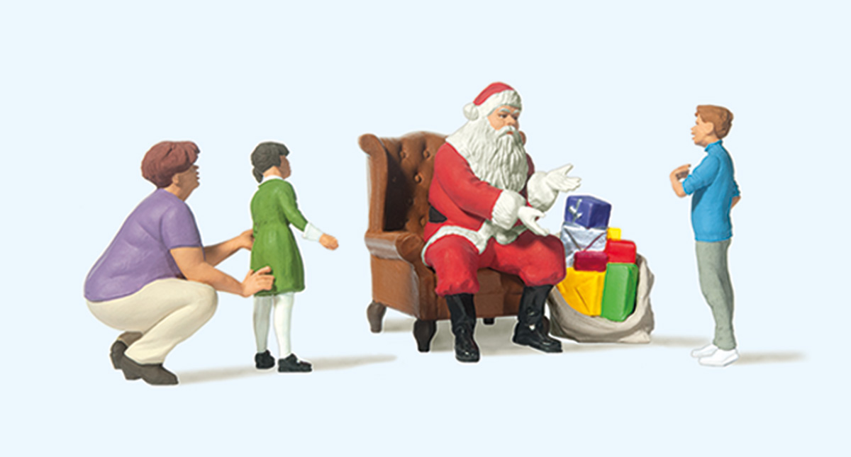 Preiser Father Christmas with Mother & Children 10763