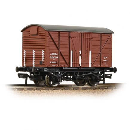 Bachmann 37-903B BR 12 Ton Shock Van Corrugated Ends BR Bauxite Early