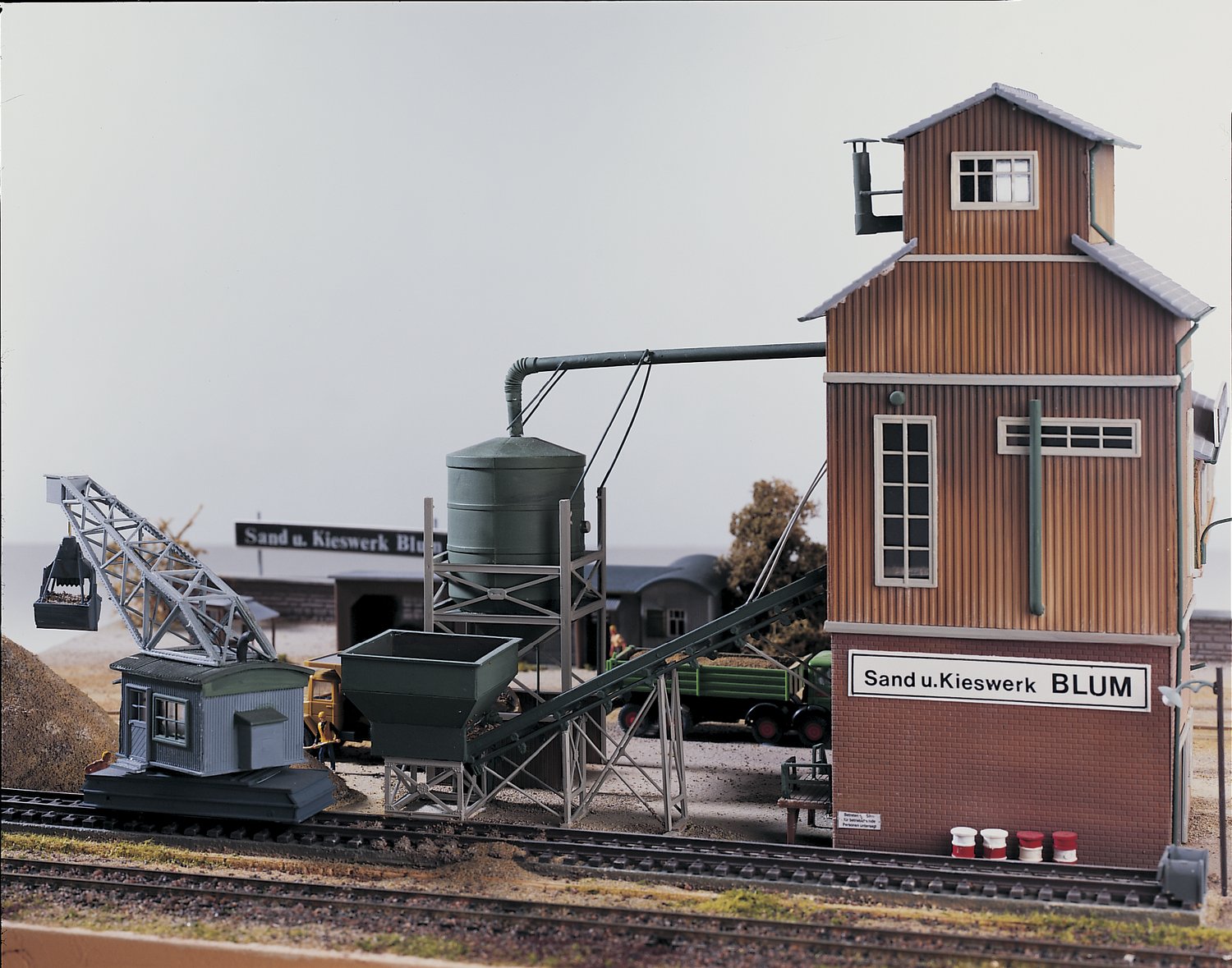 Piko Sand Works Silo and Transport Kit 61125