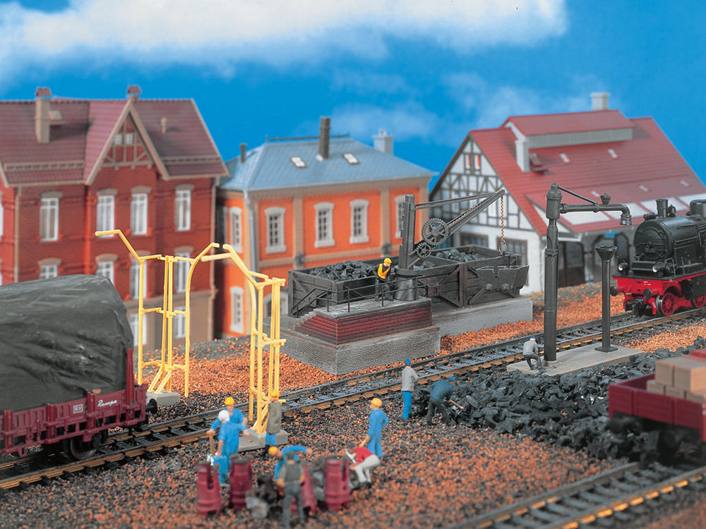 Vollmer 45711 Loading Crane, Water Tower and Coal Stage