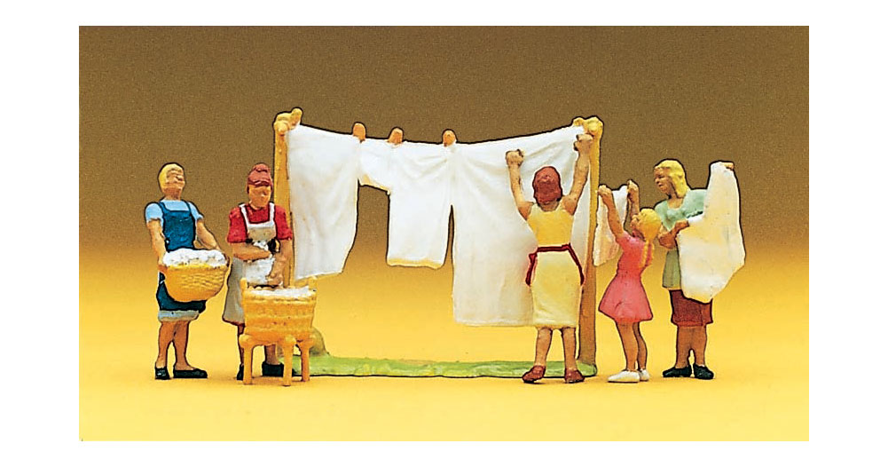 Preiser 10050 Women Hanging Washing