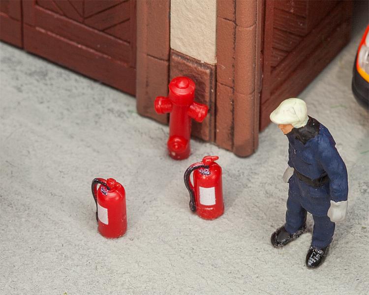 Faller Fire Extinguishers  x 6 & Hydrants x 2 Kit 180950
