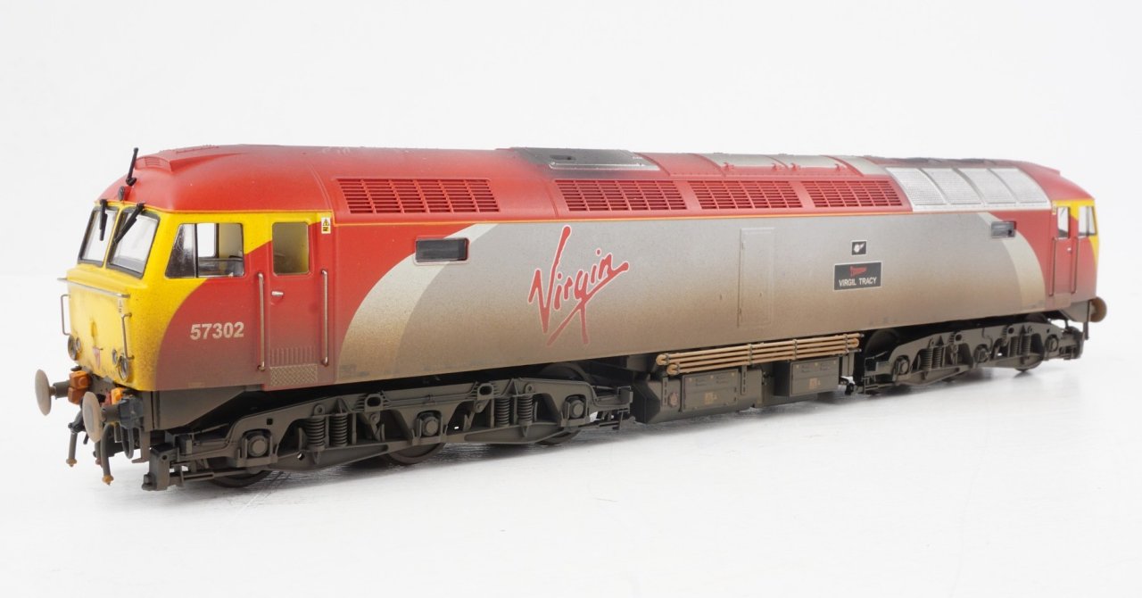 Heljan 5706 Class 57 302 Virgil Tract Virgin Trains Silver/Red Weathered