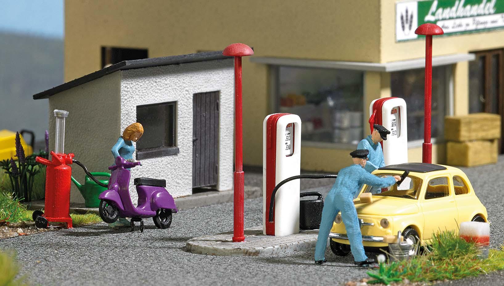 Busch Ready Made Scene Gas Station with Scooter 7832