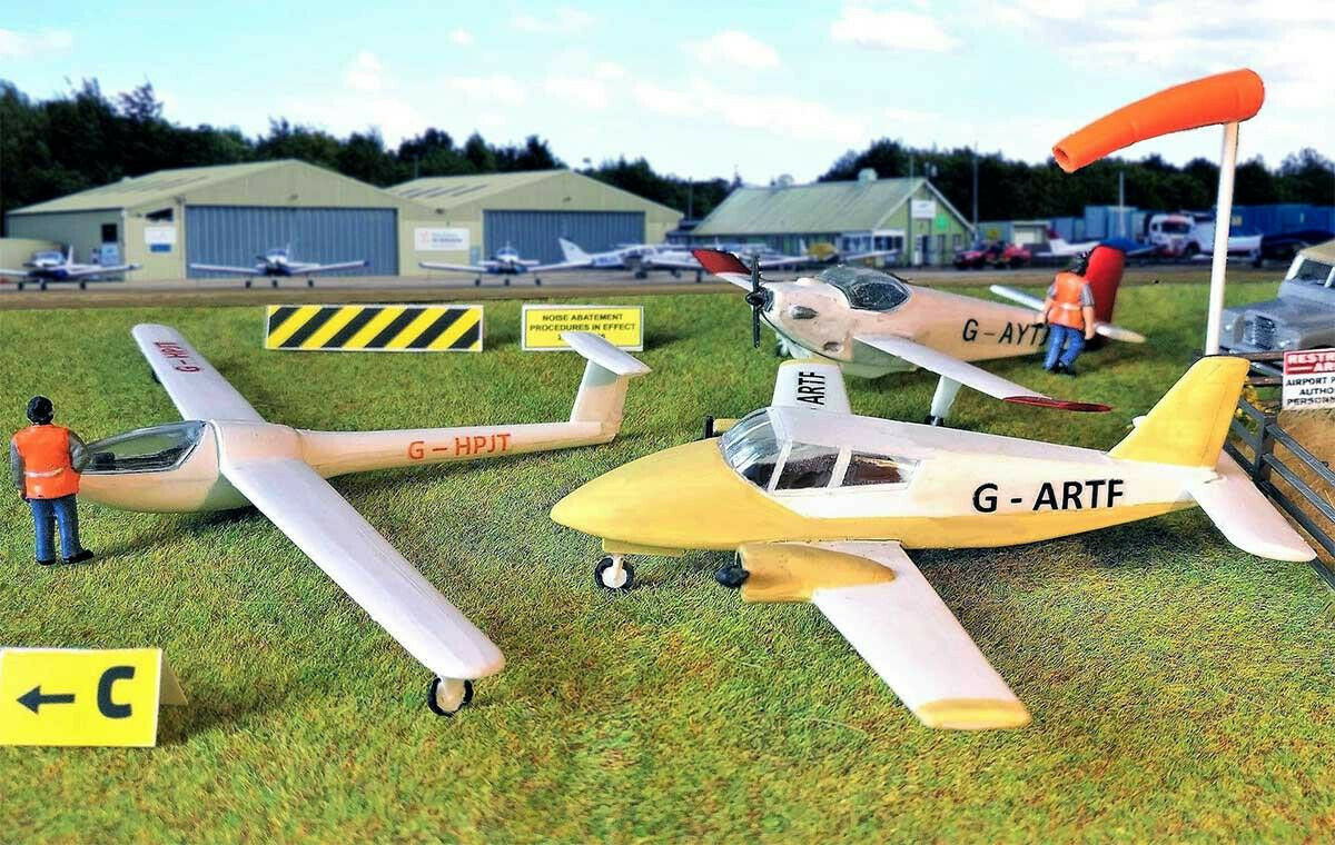 Gaugemaster GM443 Airfield Planes & Gliders Kit